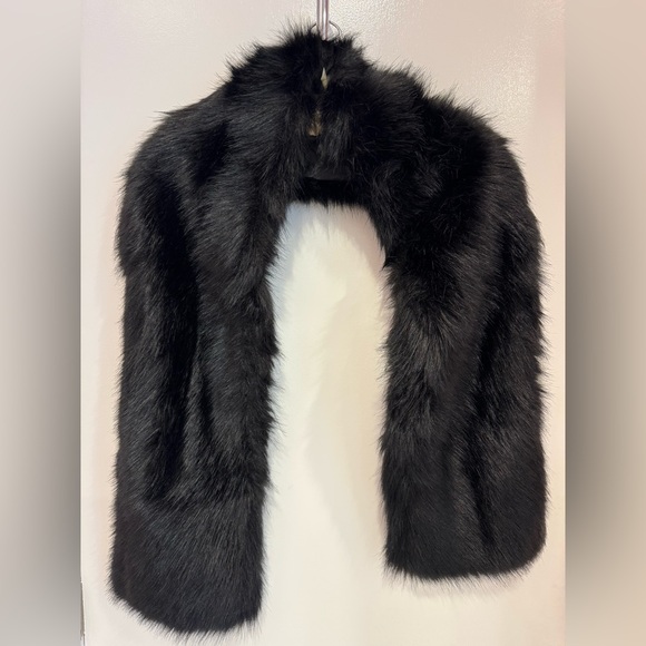 Black Faux Fur Stole - Picture 6 of 6
